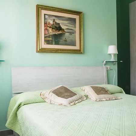Bed and Breakfast Golfo Dei Poeti Леричи Экстерьер фото